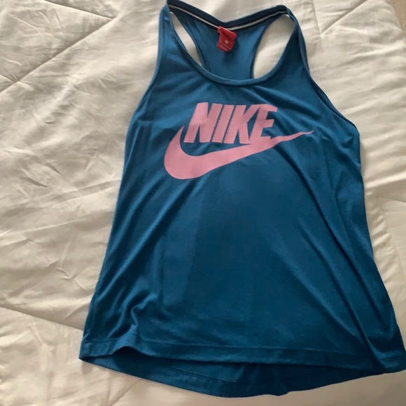Nike Tops - Women’s Nike Tank Top